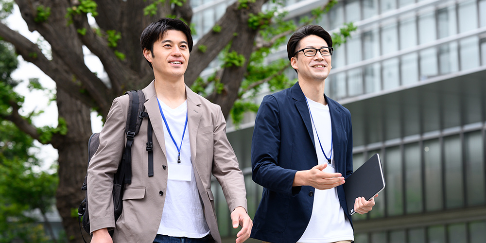 公務員と民間企業職員の主な違いについて｜資格スクール 大栄